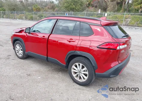 2022 Toyota Corolla Cross Le z USA, uszkodzony, nr VIN 7MUCAAAG1NV031019